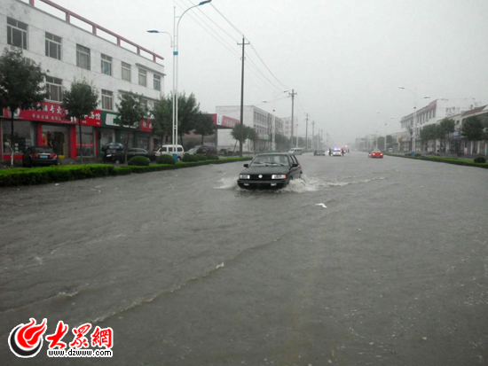 商河遭遇特大暴雨(图) 胡集最大降雨量达195毫米