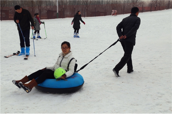 南湖湿地公园滑雪场开业