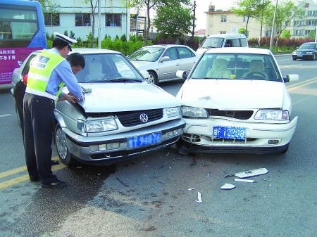 轻微交通事故这样来"私了"