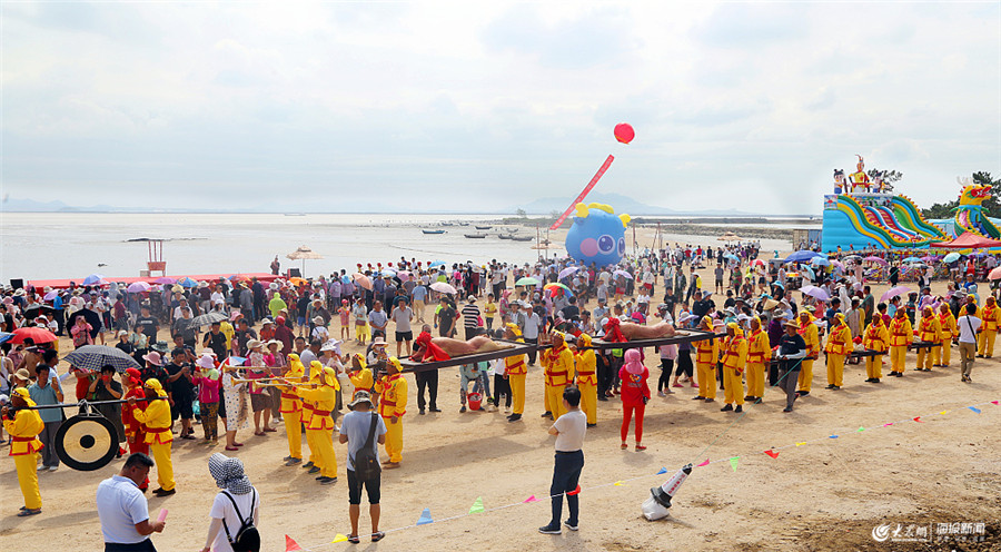 2019年7月20日,山东威海文登区潮汐公社举行盛大的祭海仪式.