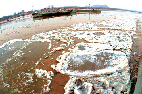 黄河污染水体流过济南
