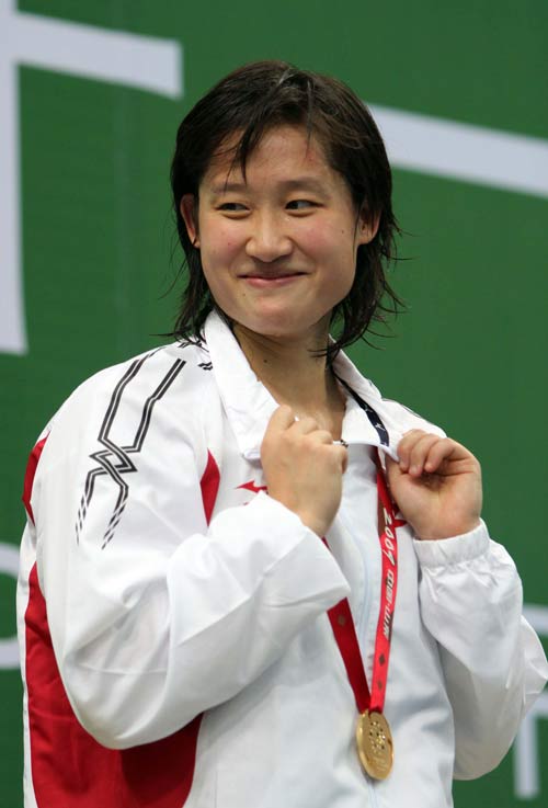 刘子歌女子200米蝶泳破世界纪录(图)