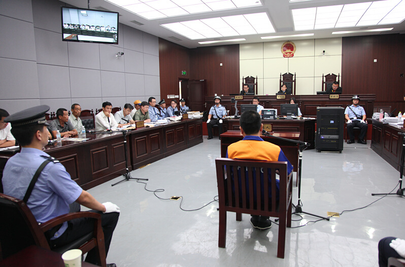 山东平度321纵火案首日开庭 7名被告人被公审