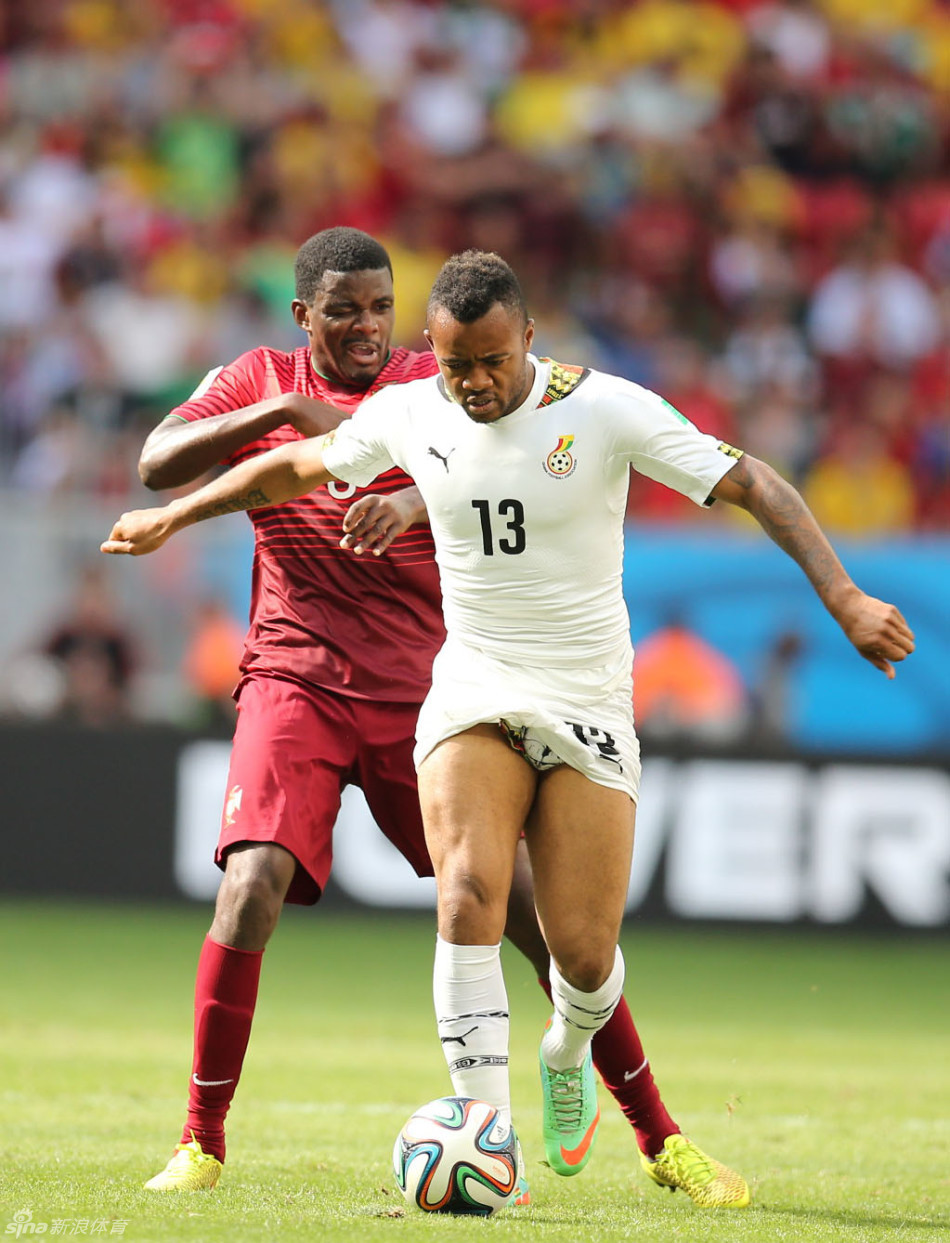 世界杯直播尴尬一幕全球目睹加纳球星露私处图