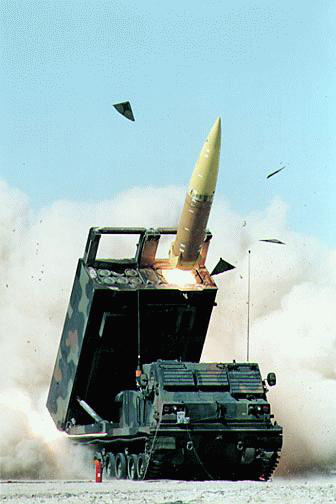 M-270自行火箭炮图片