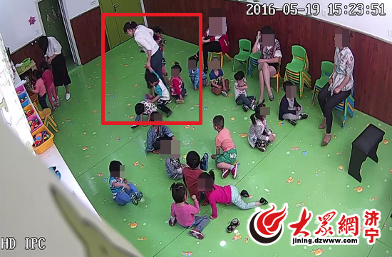 濟寧一幼兒園老師虐待孩子 動手打罵關廁所成常態