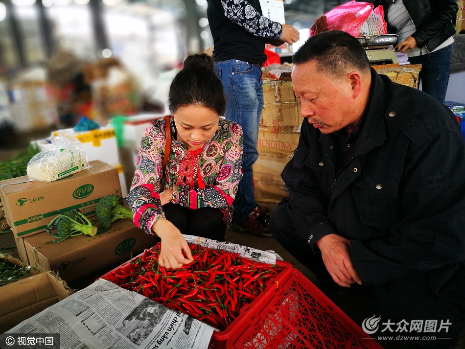 豪门娇太太破产后做微商卖辣酱送外卖没那么娇气已经习惯了