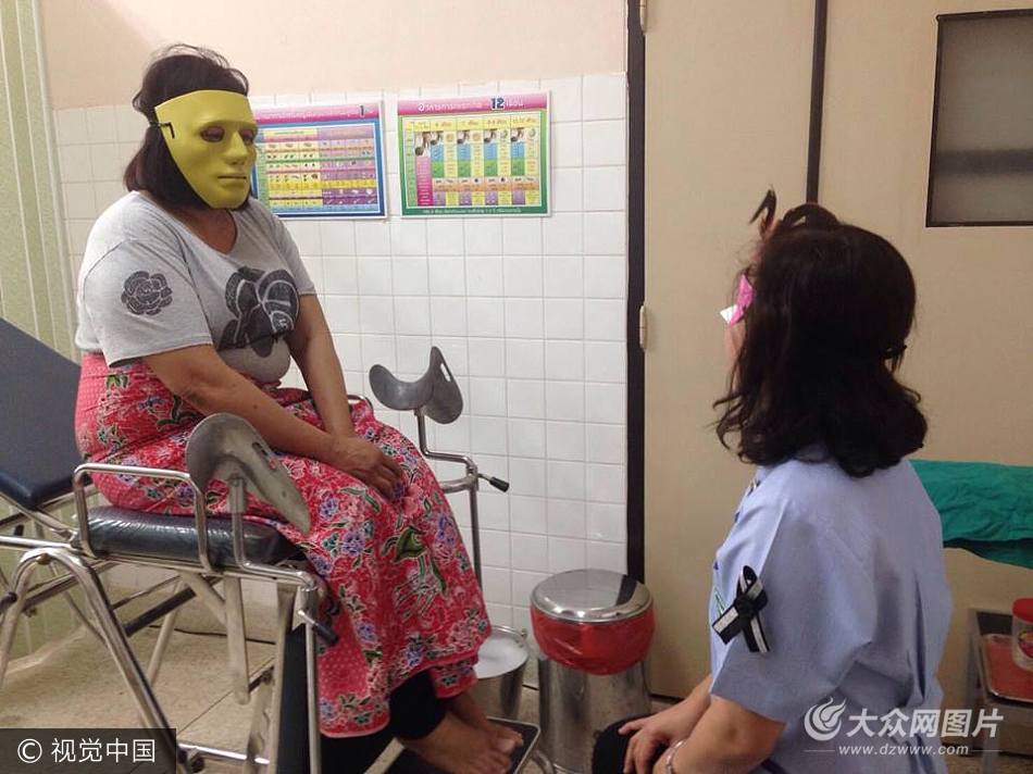 泰国医生患者戴面具进行妇科检查 专治尴尬癌