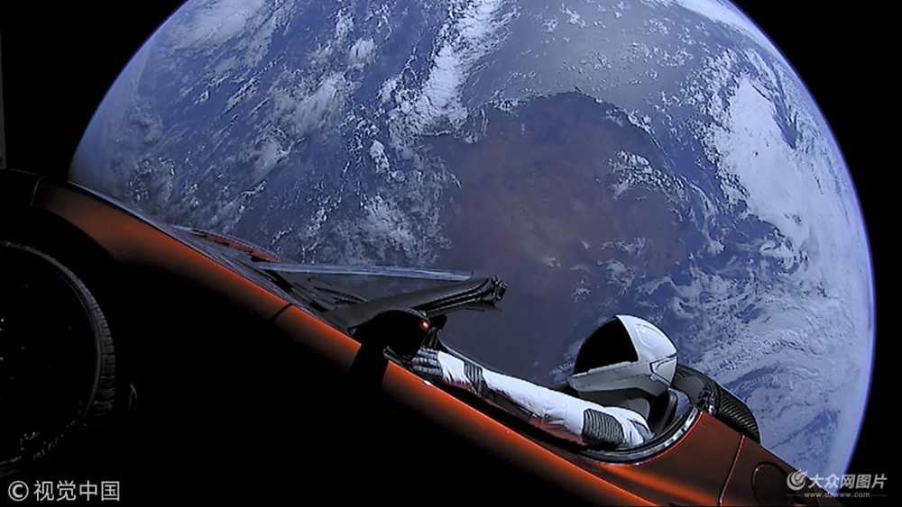 201828ѶSpaceXƵͼʾ(Starman)˹ܳʱ26̫̽˾SpaceXػӥʷǰЯһ˹ܳɹա