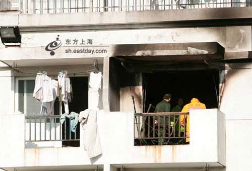 上海商学院今晨发生火灾 四名女大学生跳楼身亡